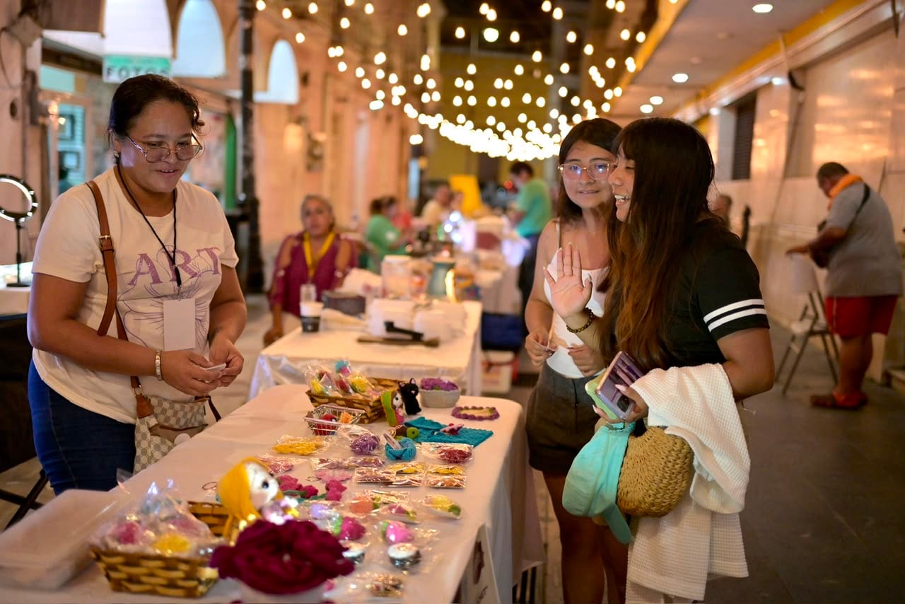 Promueve Rosa María el rescate de espacios públicos y la economía local con “Callejones con Arte y Tradición”