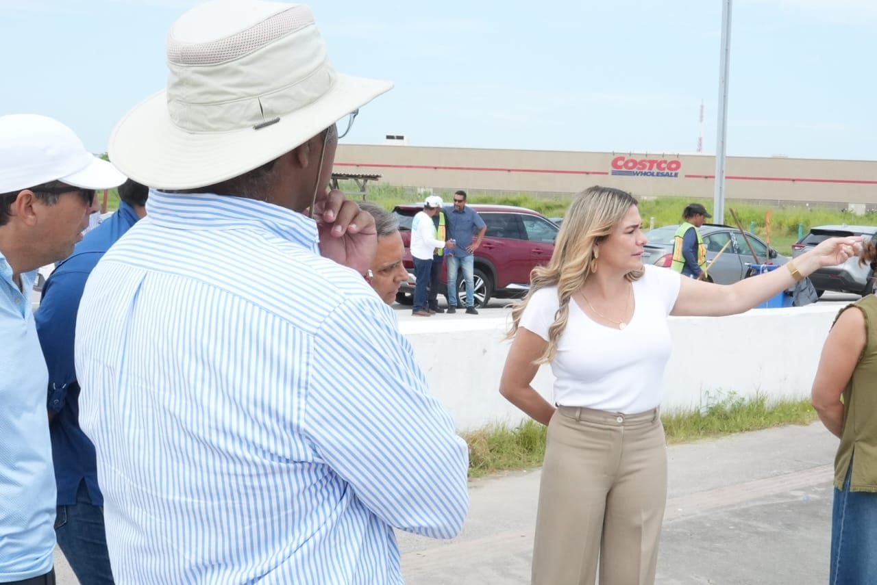 Alcaldesa supervisa Playa La Bamba para garantizar orden y buen servicio a turistas y boqueños