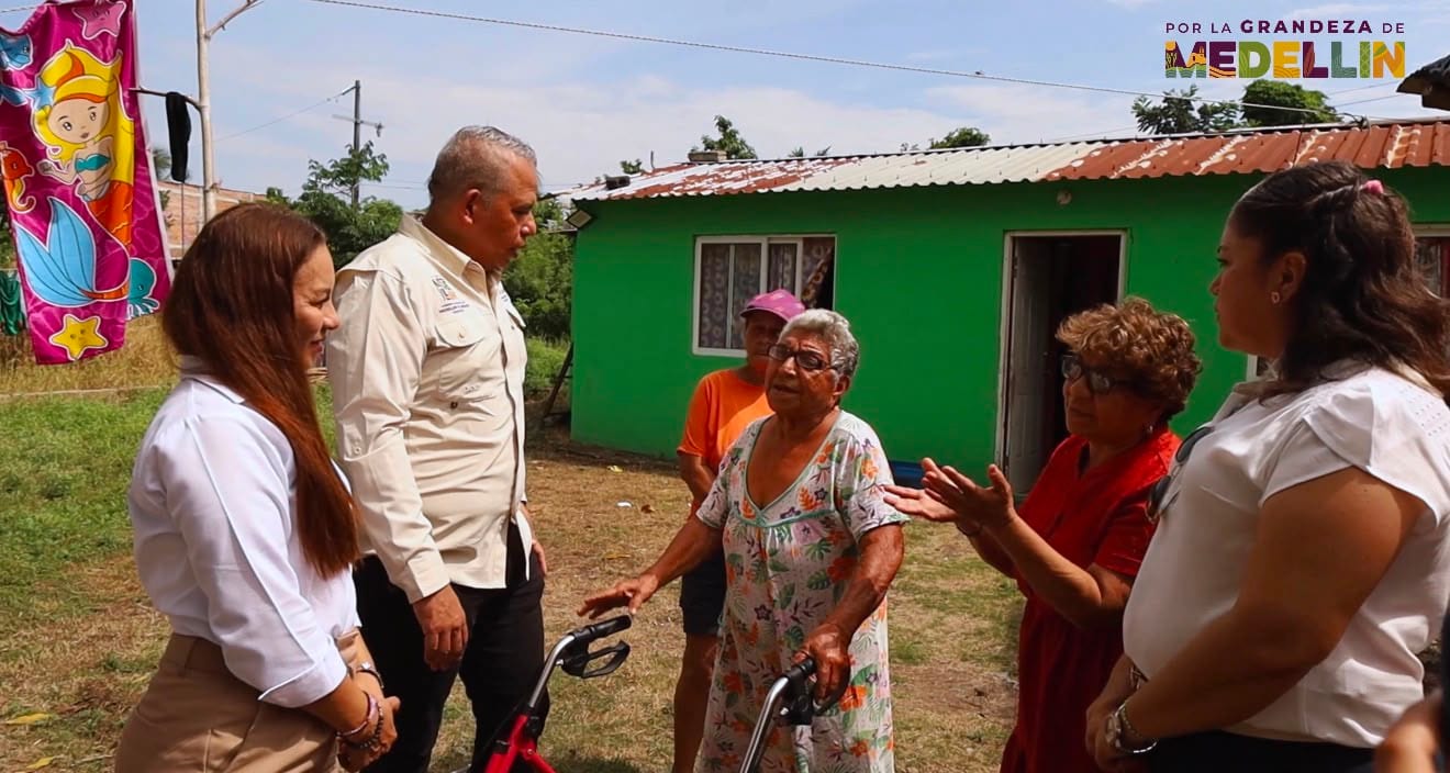 Samuel Acosta recorre Paso del Toro y escucha de primera mano las necesidades de sus habitantes